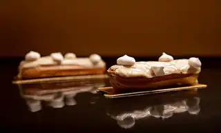 Chocolate éclair